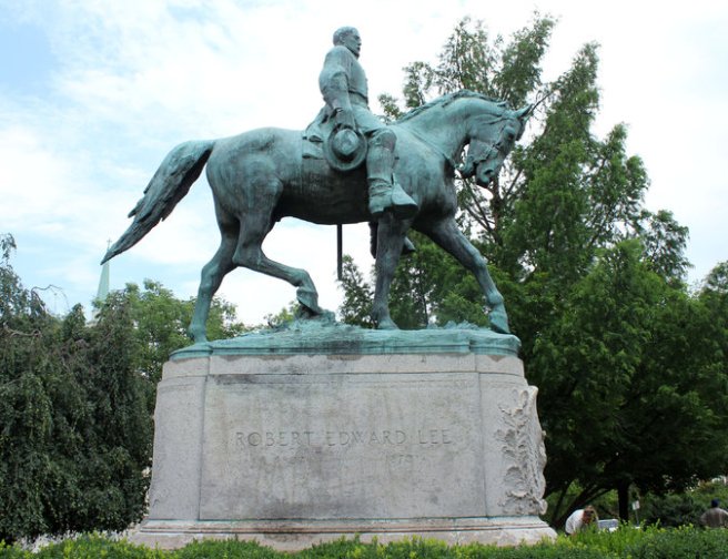 Charlottesville Robert E Lee sculpture